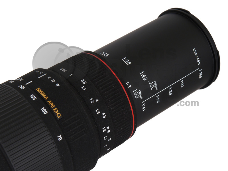 Sigma 70-300mm f/4-5.6 APO DG MACRO 鏡頭評語, 技術規格, 配件
